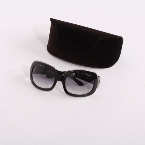 Pair of sunglasses oversized Lisa TF28