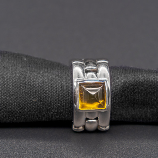 Khesis ring in 18k white gold adorned with a superb citrine