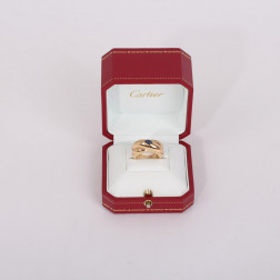 Interlaced sapphire ring and yellow gold