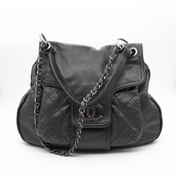 Superb Chanel black Caviar leather hand and shoulder bag.